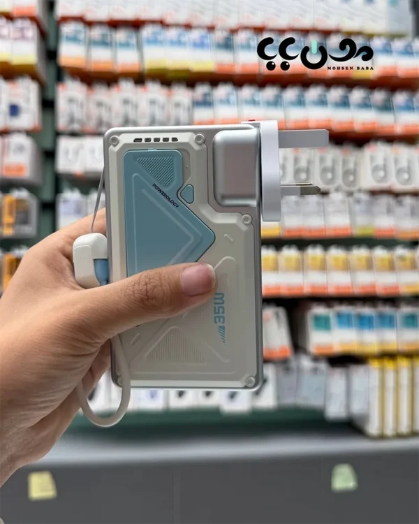 ظرفیت واقعی 20000 میلی‌آمپر ساعت توان شارژ سریع تا 35 وات قابلیت استفاده به‌عنوان شارژر دیواری شارژ وایرلس MagSafe تا 15W پورت USB-C پرسرعت پورت USB-A استاندارد پورت Lightning مخصوص اپل کابل داخلی Type-C و Lightning سیستم‌های محافظتی چندلایه (حرارت، ولتاژ، اتصال کوتاه) طراحی جمع‌وجور نسبت به امکانات شارژ آیفون‌های MagSafe بدون کابل شارژ همزمان چند دستگاه استفاده در سفر، محل کار، خودرو جایگزین کامل شارژر دیواری مناسب تولیدکنندگان محتوا، فروشندگان، گیمرها استفاده روزمره بدون حمل تجهیزات اضافی