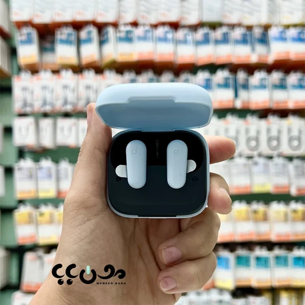 ✅ مجهز به فناوری حذف نویز فعال (ANC) برای کاهش صداهای مزاحم محیط و تمرکز بیشتر هنگام گوش دادن به موسیقی و مکالمه ✅ دارای 4 میکروفون مجهز به هوش مصنوعی (AI) برای مکالمه شفاف و حذف نویز اطراف در تماس های تلفنی ✅ بهره مند از درایورهای 10 میلی متری قدرتمند با صدای شفاف، بیس عمیق و تفکیک مناسب جزئیات موسیقی ✅ تا 10 ساعت پخش موسیقی با هر بار شارژ (بدون ANC) و تا 45 ساعت شارژدهی با کیس شارژ ✅ پشتیبانی از شارژ سریع؛ تنها با 10 دقیقه شارژ، امکان استفاده تا حدود 2 ساعت ✅ مجهز به پورت شارژ Type-C برای شارژ سریع تر و راحت تر ✅ دارای حالت Transparency Mode برای شنیدن صدای محیط بدون خارج کردن هندزفری از گوش ✅ پشتیبانی از اپلیکیشن اختصاصی Soundcore جهت تنظیم اکولایزر، شخصی سازی صدا و مدیریت قابلیت ها ✅ اتصال سریع و پایدار با بلوتوث نسخه 5.4 و تأخیر کم در پخش صدا ✅ دارای استاندارد مقاومت IP54 در برابر تعریق و پاشش آب؛ مناسب ورزش، پیاده روی و استفاده روزمره ✅ طراحی ارگونومیک و وزن سبک؛ مناسب استفاده طولانی مدت بدون ایجاد خستگی در گوش ✅ سازگار با گوشی های آیفون، سامسونگ، شیائومی، هواوی، لپ تاپ و تبلت ✅ مناسب برای مکالمه، موسیقی، تماشای فیلم، کلاس های آنلاین، جلسات کاری، ورزش و استفاده روزمره ✅ یکی از پرفروش ترین هندزفری های اقتصادی انکر با ارزش خرید بالا نسبت به امکانات و قیمت